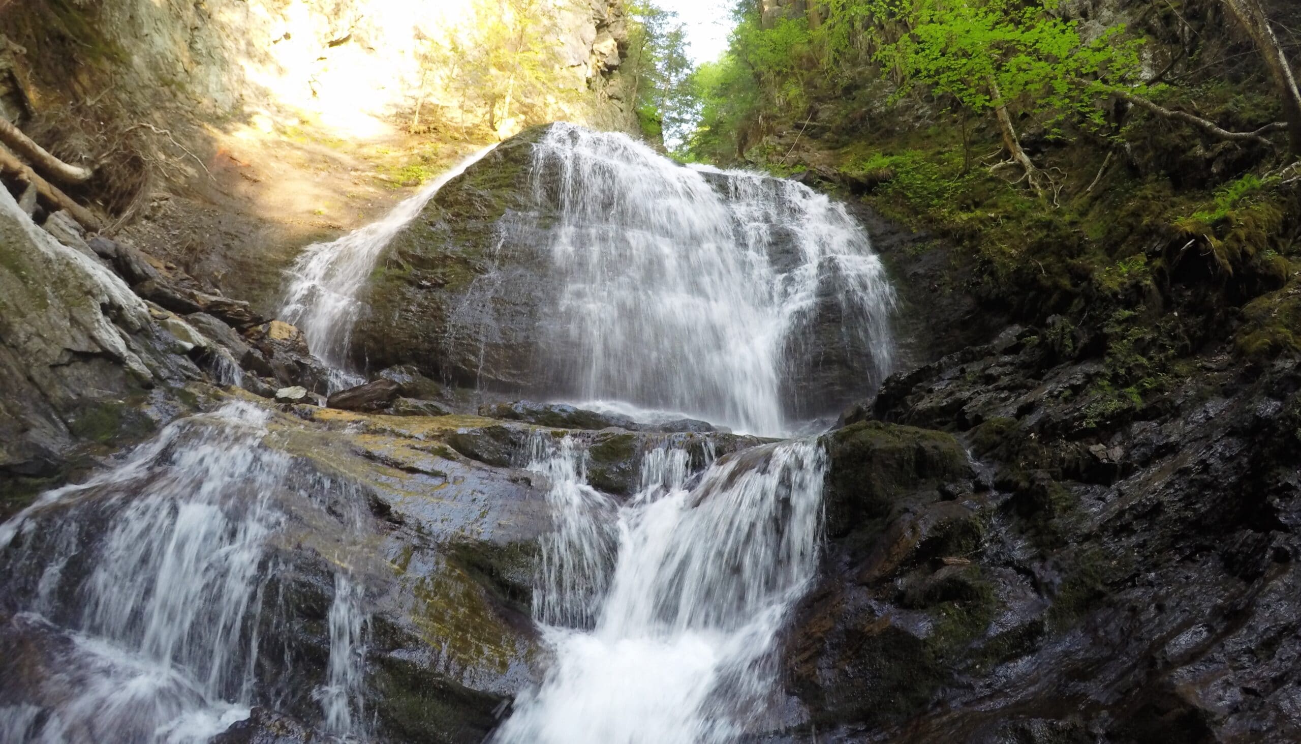 Moss Glen Falls Trail In Stowe Vermont An Easy Beautiful Waterfall Hike